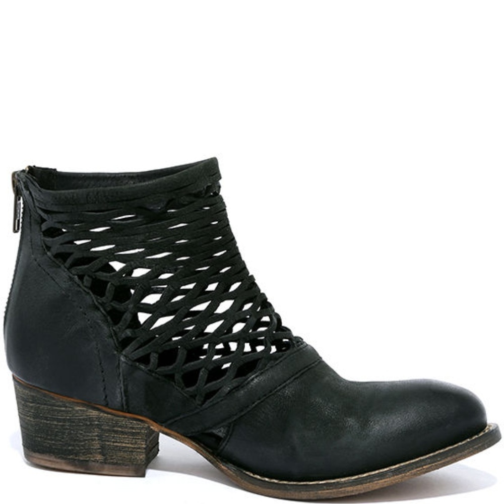 Black Leather Booties (Size 6 | NWOT)